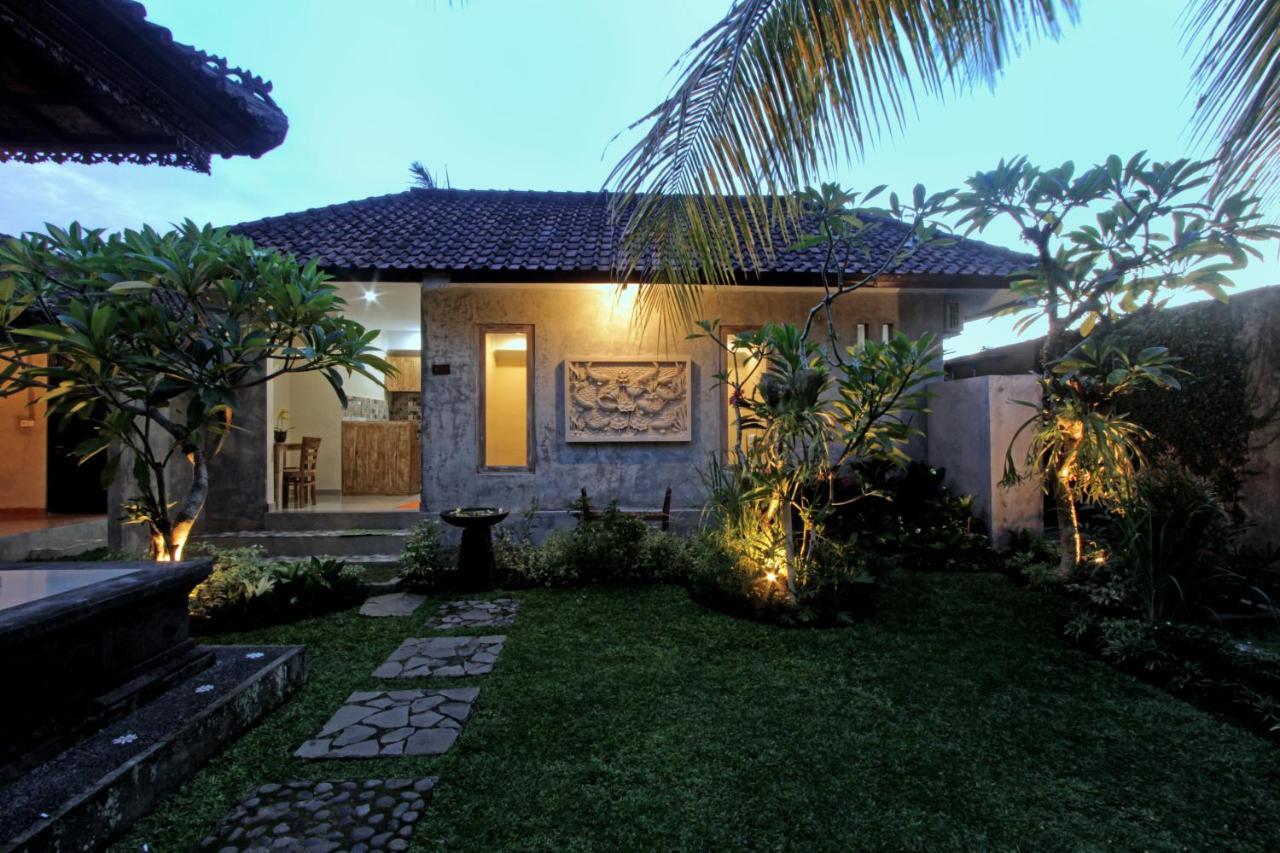 Sari House Ubud - Balinese Style Homestay 외부 사진