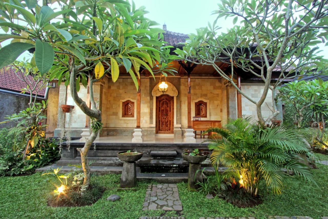 Sari House Ubud - Balinese Style Homestay 외부 사진